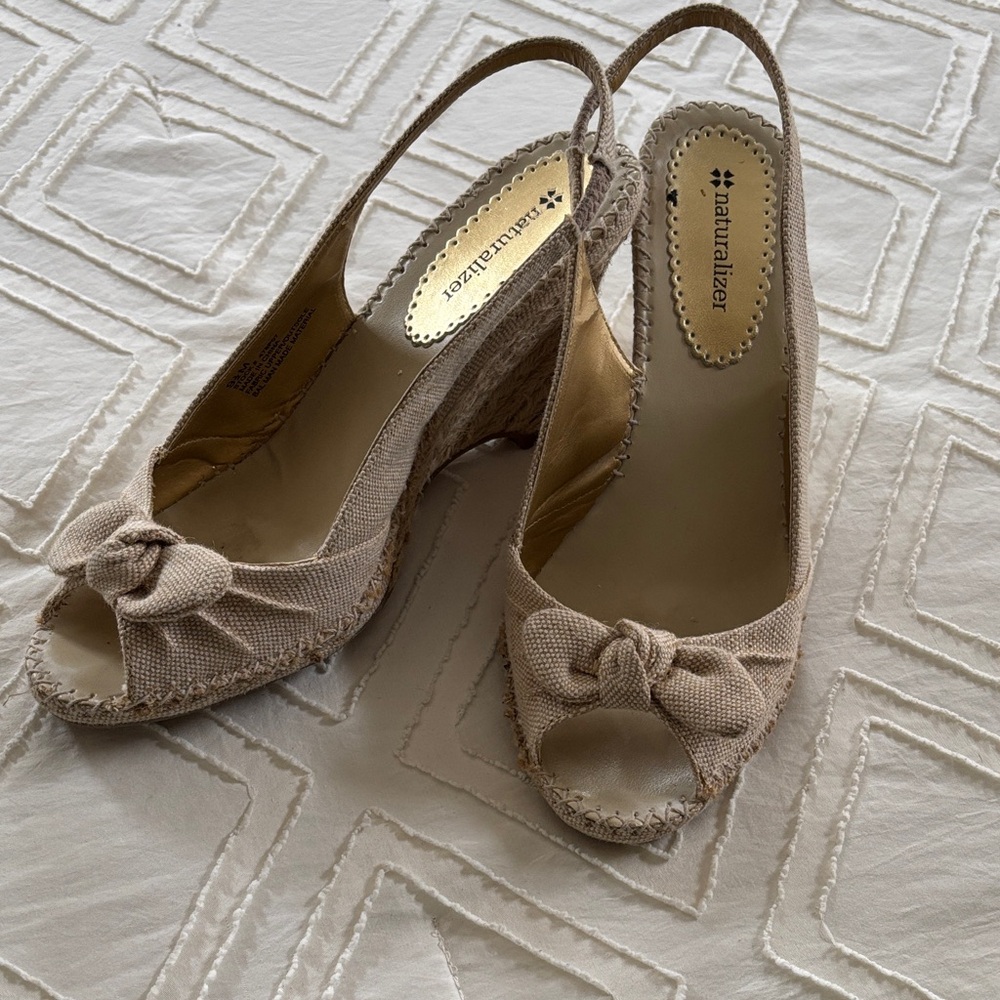 Naturalizer Beige Wedge Sandals with Bow